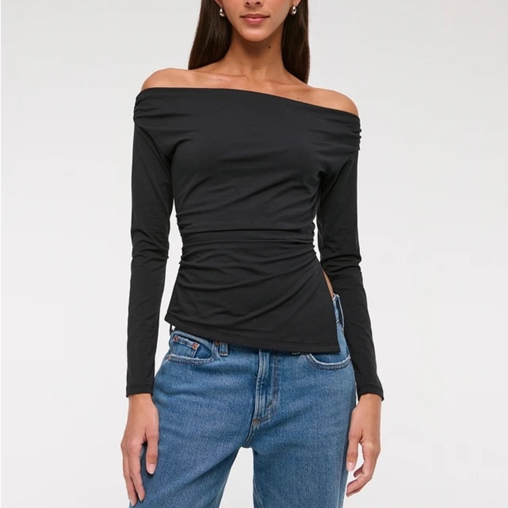 NWT Abercrombie - Off-the-Shoulder Draped Long Sleeve Top